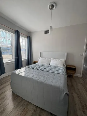 $3,000 | 536 14th Street, Unit 304, Miami Beach, FL 33139