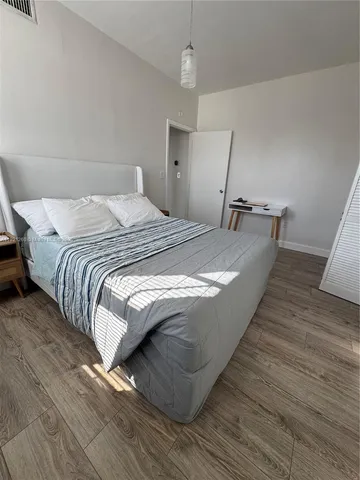 $3,000 | 536 14th Street, Unit 304, Miami Beach, FL 33139