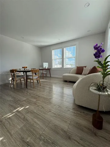 $3,000 | 536 14th Street, Unit 304, Miami Beach, FL 33139