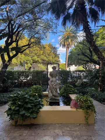 $3,000 | 536 14th Street, Unit 304, Miami Beach, FL 33139