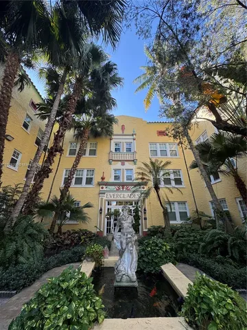 $3,000 | 536 14th Street, Unit 304, Miami Beach, FL 33139