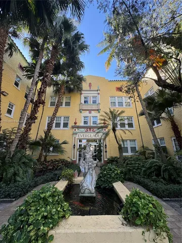 $3,000 | 536 14th Street, Unit 304, Miami Beach, FL 33139