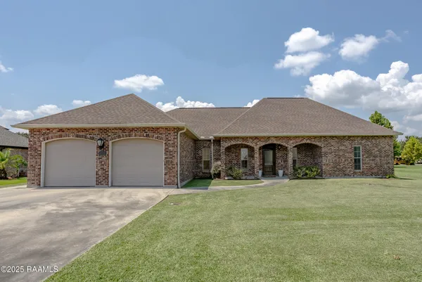 $325,000 | 118 St Marie Circle, Sunset, LA 70584