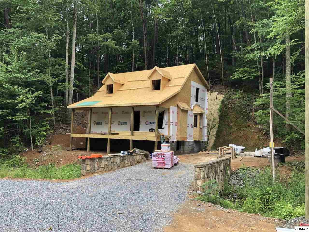 1721 Little Cove Road Sevierville, TN 37862 - Photo 2 of 15