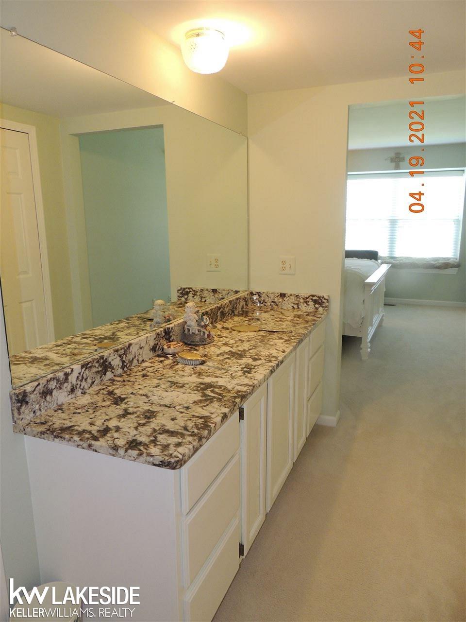 1675 Huntington Park, Unit B Rochester Hills, MI 48309 - Photo 17 of 42