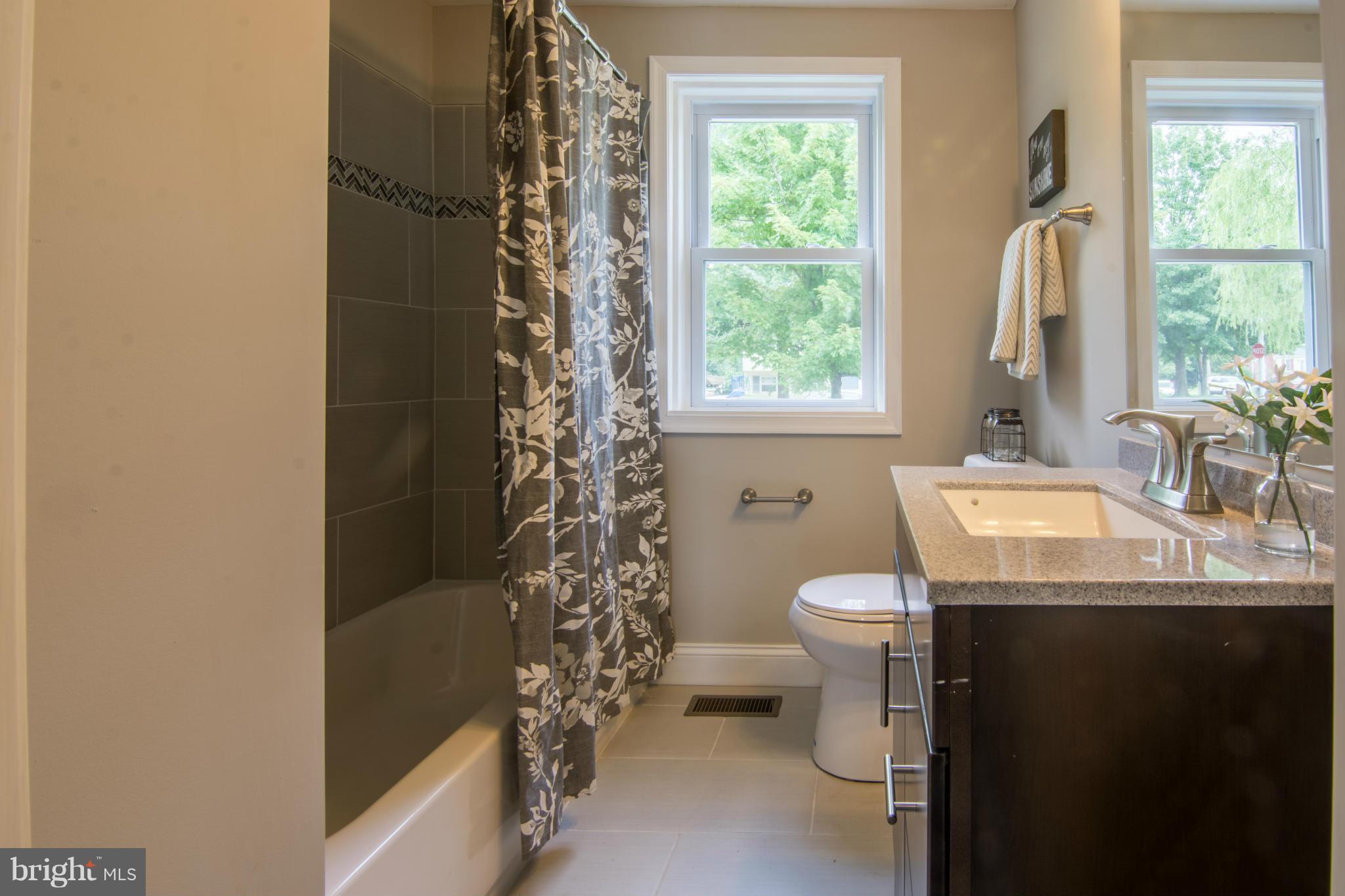 8601 Daytona Road Baltimore, MD 21237 - Photo 18 of 28 Bath