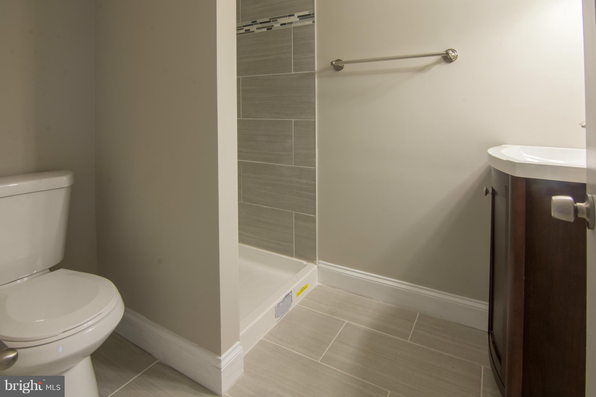 8601 Daytona Road Baltimore, MD 21237 - Photo 20 of 28 Bath