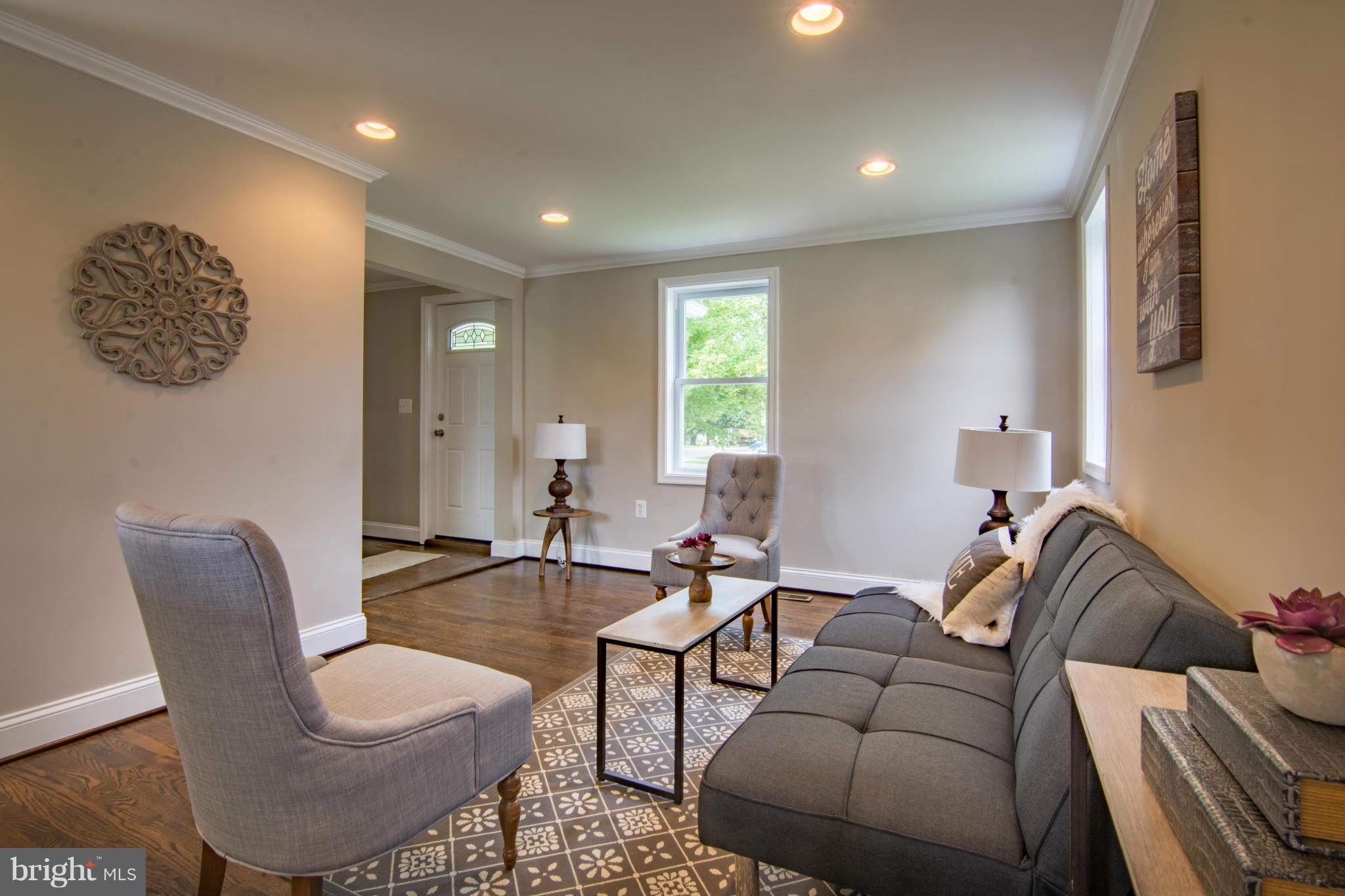 8601 Daytona Road Baltimore, MD 21237 - Photo 3 of 28 Living Room