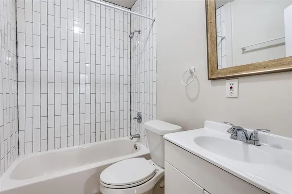 $175,000 | 2415 Bethurum Avenue, Dallas, TX 75215