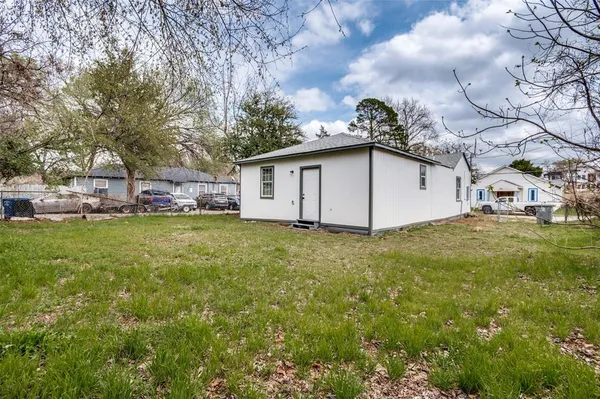 $175,000 | 2415 Bethurum Avenue, Dallas, TX 75215