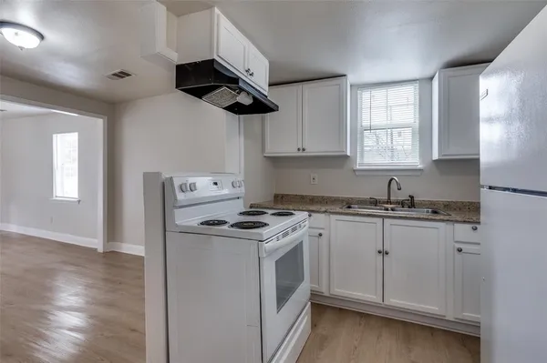 $175,000 | 2415 Bethurum Avenue, Dallas, TX 75215