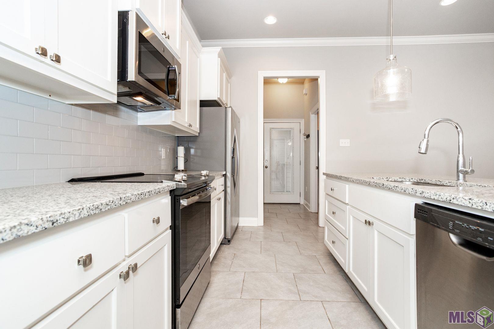 1419 Partierre Lane Baton Rouge, LA 70820 - Photo 4 of 22 Gallery Image 4