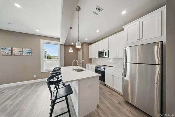 $2,300 | 3 Giada Lane, Unit 5, Middletown, NY 10940