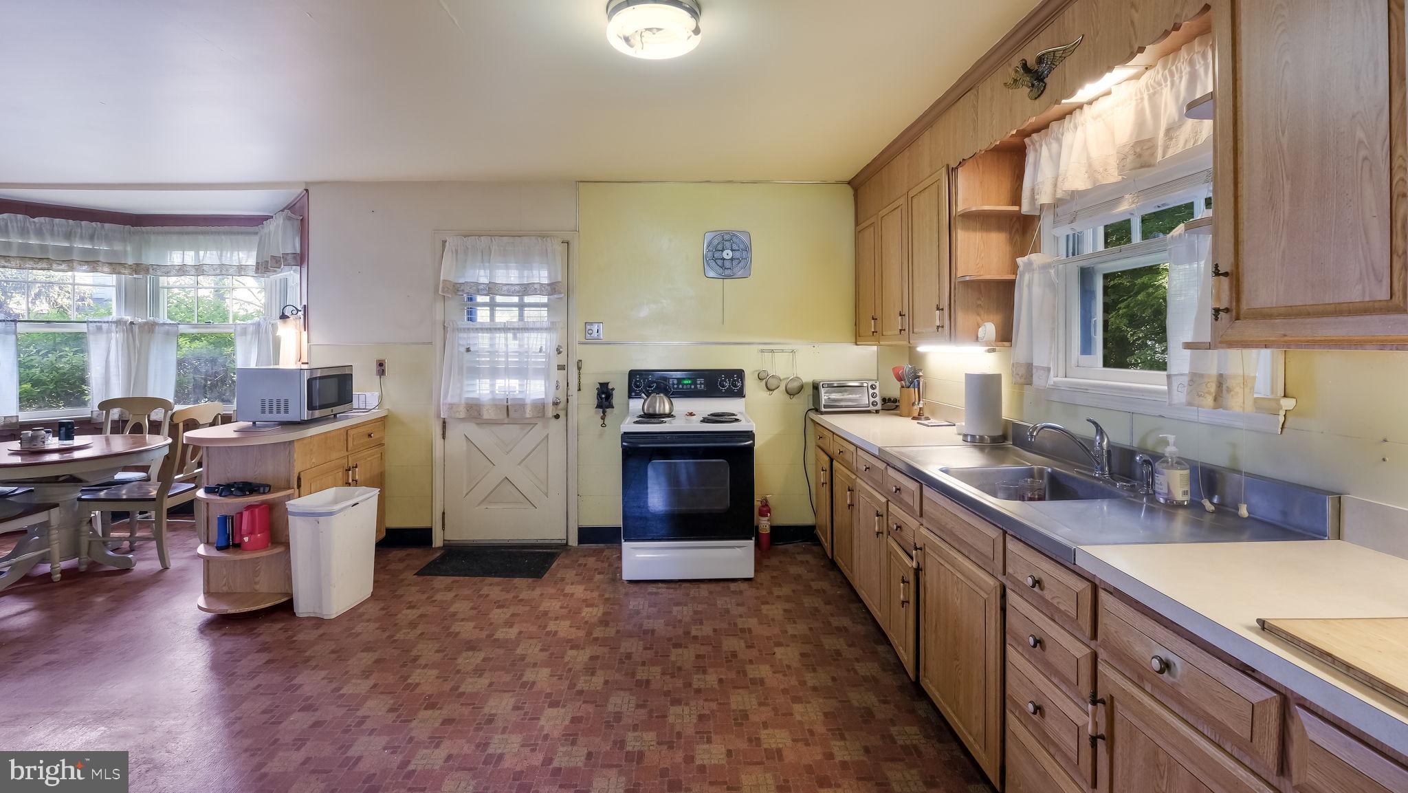 7 South Hillcrest Road Springfield, PA 19064 - Photo 15 of 28 Kitchen