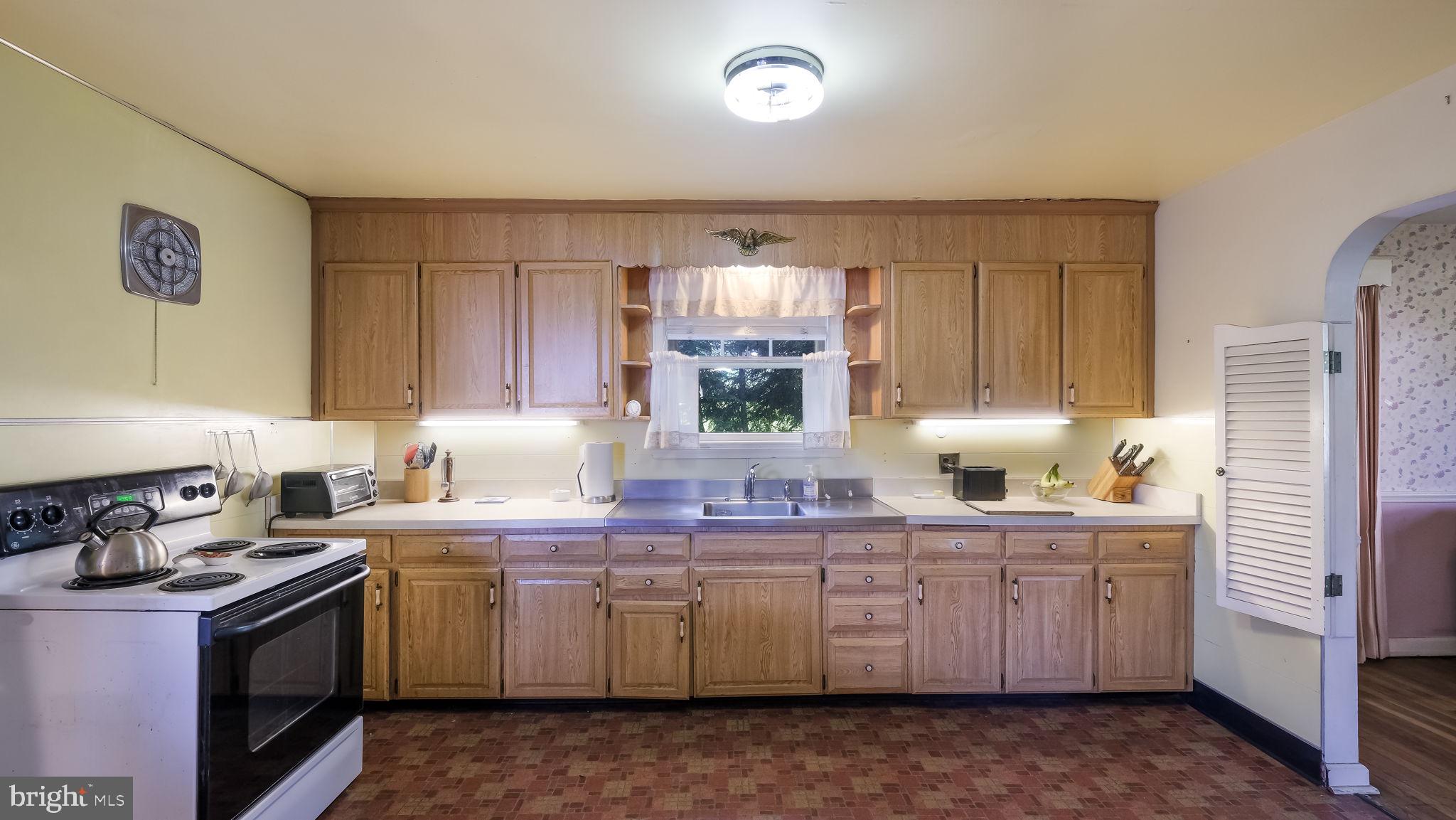 7 South Hillcrest Road Springfield, PA 19064 - Photo 16 of 28 Kitchen