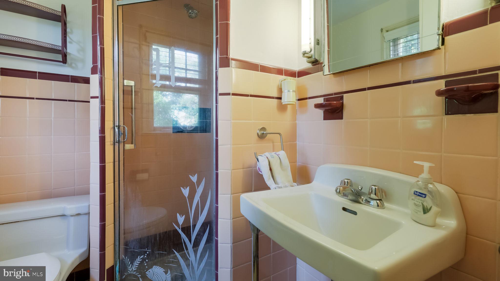 7 South Hillcrest Road Springfield, PA 19064 - Photo 21 of 28 Primary Bathroom