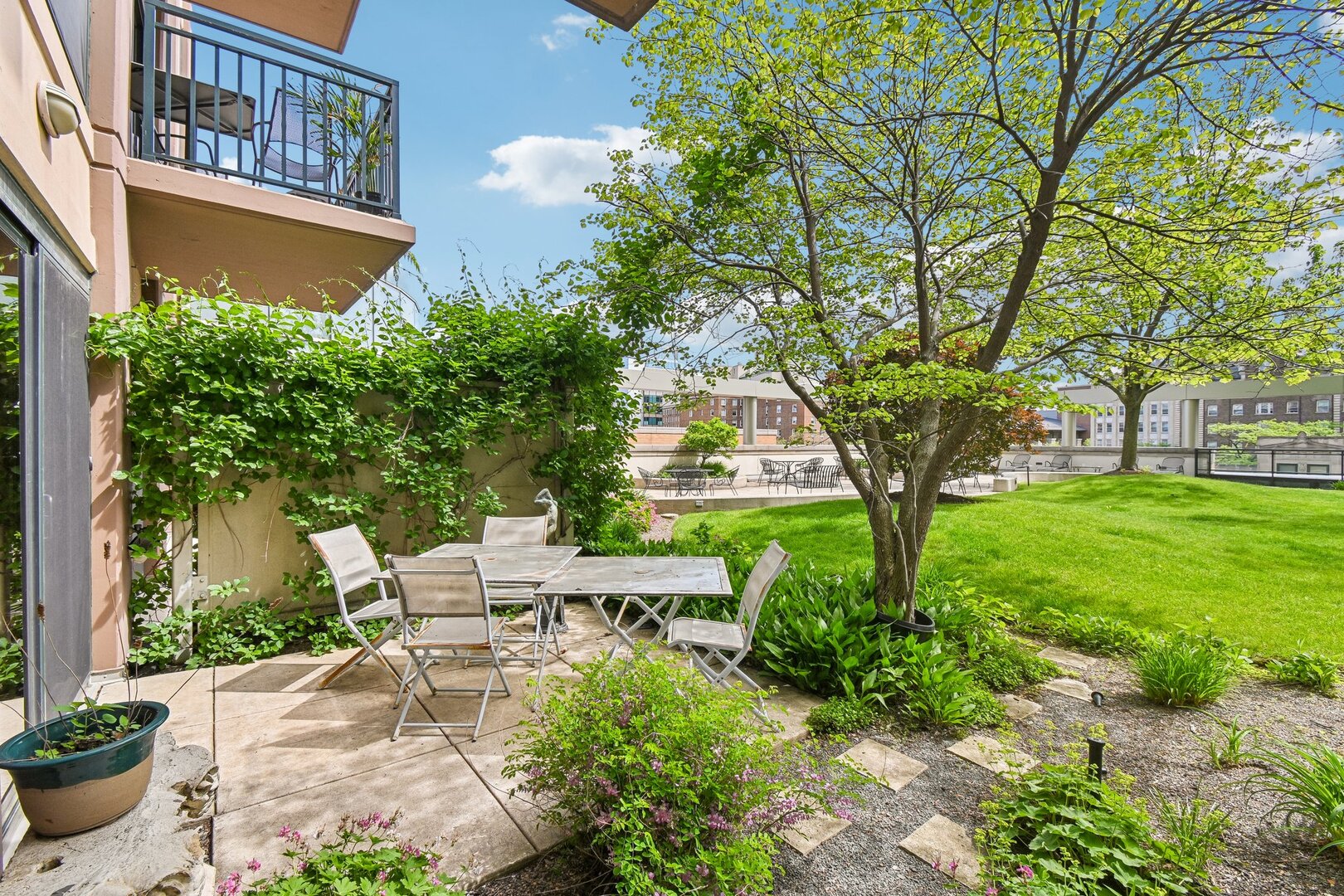 807 Davis Street, Unit 314 Evanston, IL 60201 - Photo 23 of 29