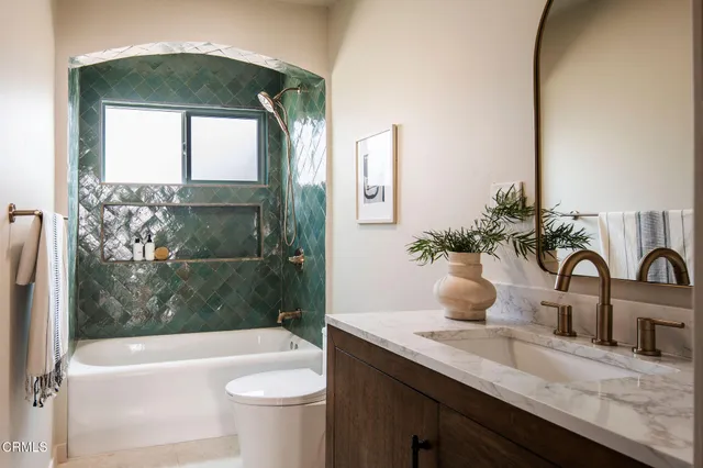 $1,499,000 | 2917 Hillcrest Drive, Los Angeles, CA 90016