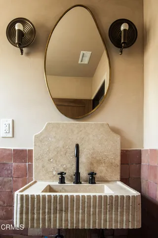 $1,499,000 | 2917 Hillcrest Drive, Los Angeles, CA 90016