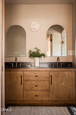 $1,499,000 | 2917 Hillcrest Drive, Los Angeles, CA 90016