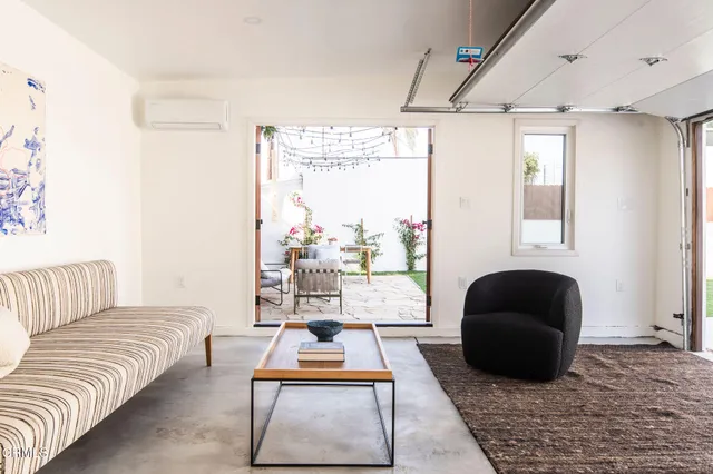 $1,499,000 | 2917 Hillcrest Drive, Los Angeles, CA 90016