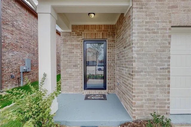 $2,400 | 407 Madison Way, Princeton, TX 75407