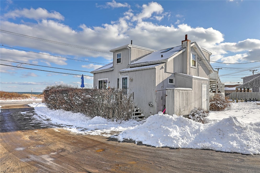 811 Ocean Road Narragansett, RI 02882 - Photo 7 of 12 Main Cottage
