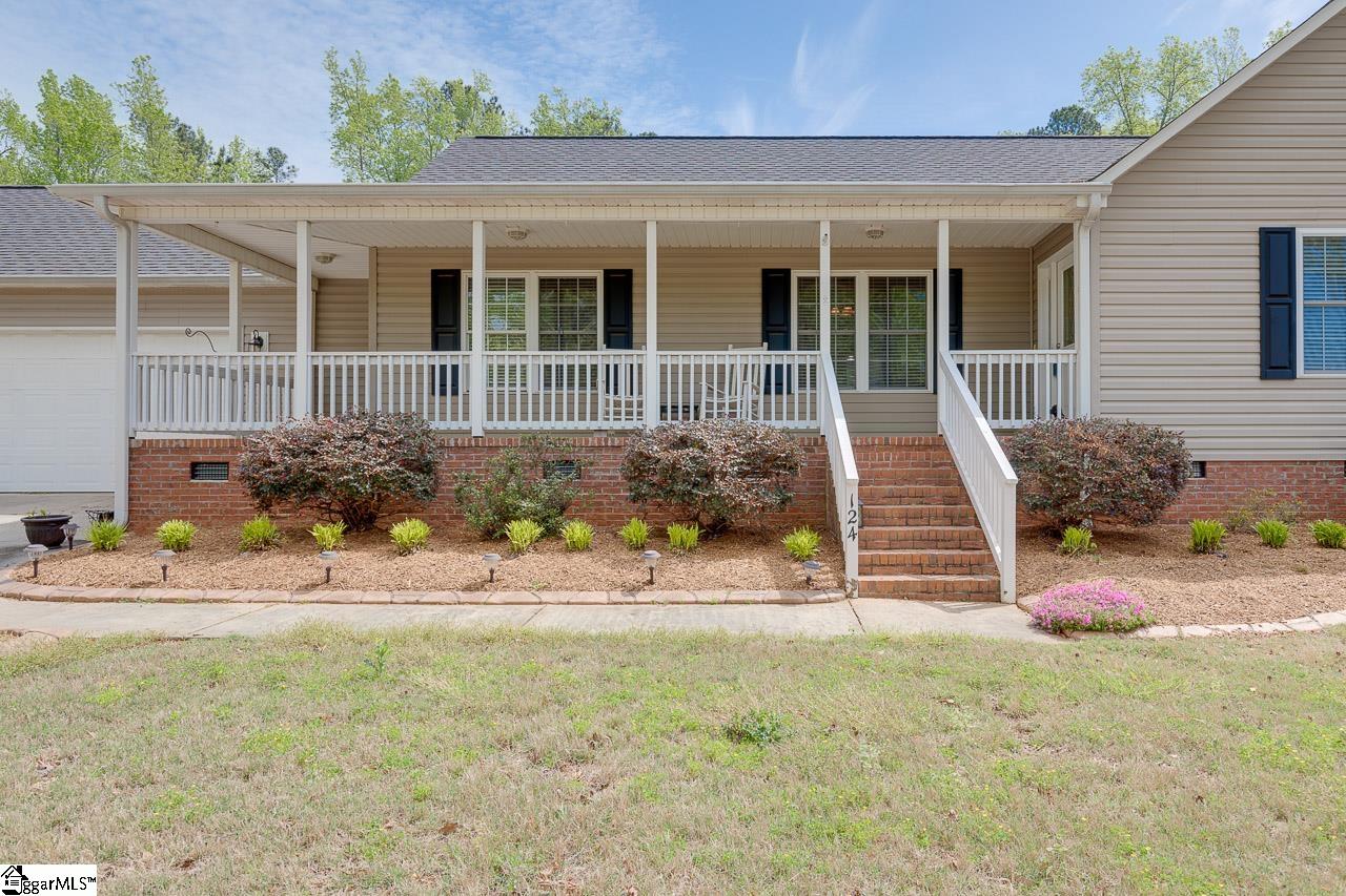 124 Colonial Drive Pelzer, SC 29669 - Photo 4 of 36