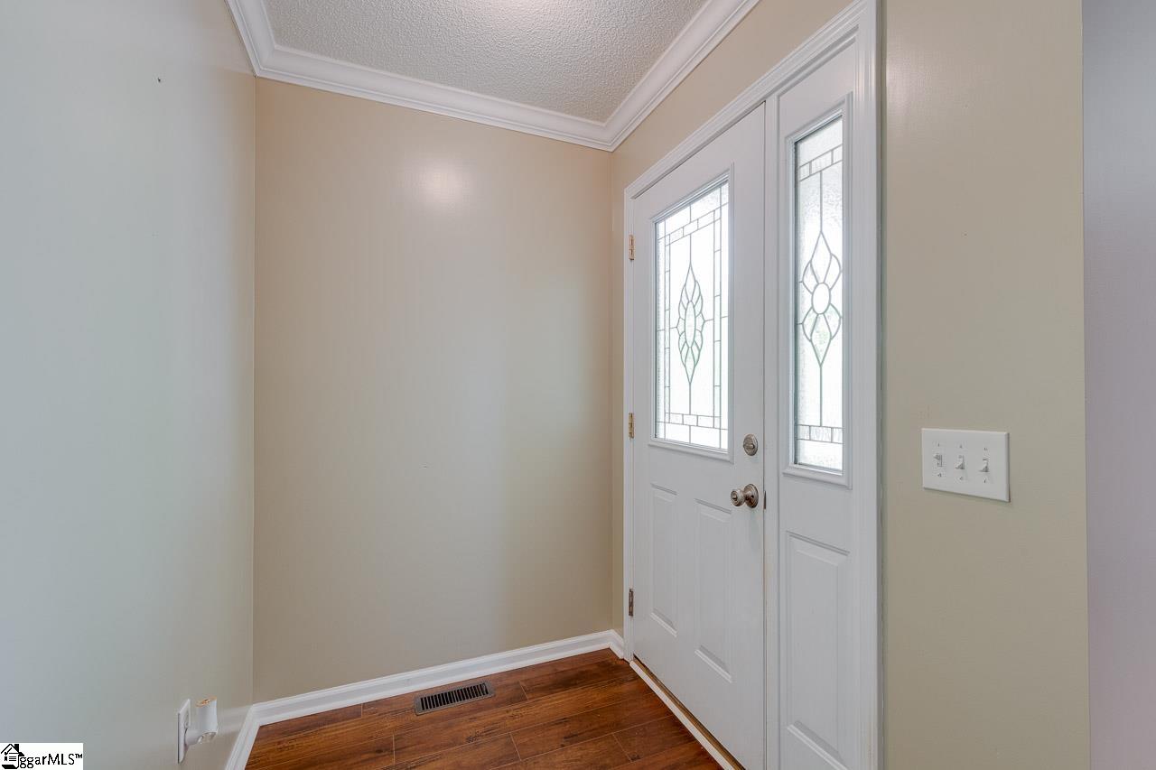 124 Colonial Drive Pelzer, SC 29669 - Photo 6 of 36