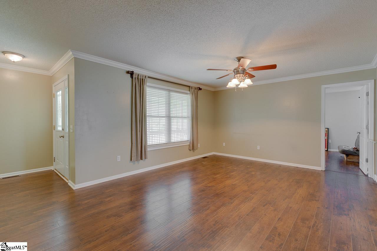 124 Colonial Drive Pelzer, SC 29669 - Photo 8 of 36