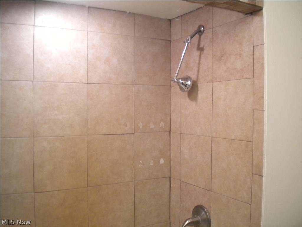 300 Meadowridge Road Akron, OH 44312 - Photo 8 of 17 Gallery Image 8