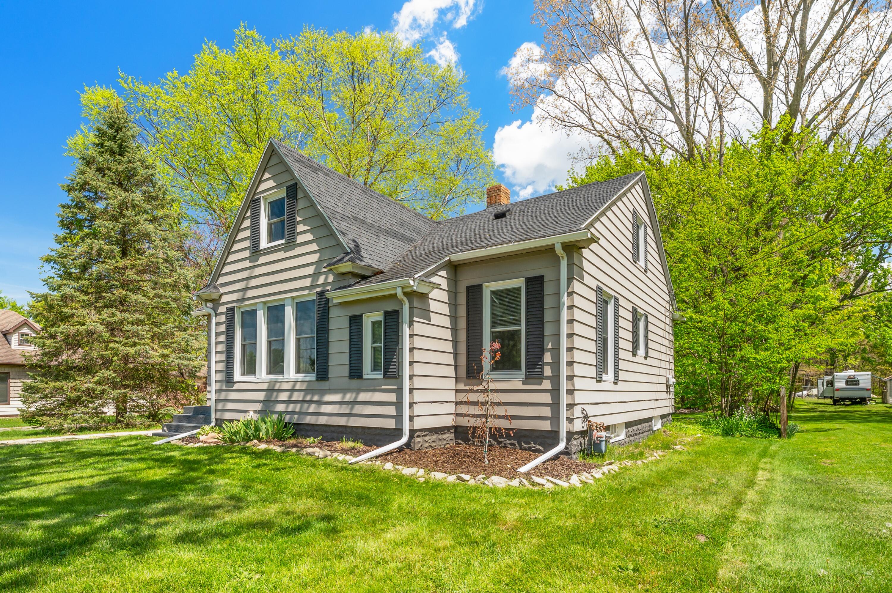 10497 California Road Bridgman, MI 49106 - Photo 2 of 21 03DSC_3945