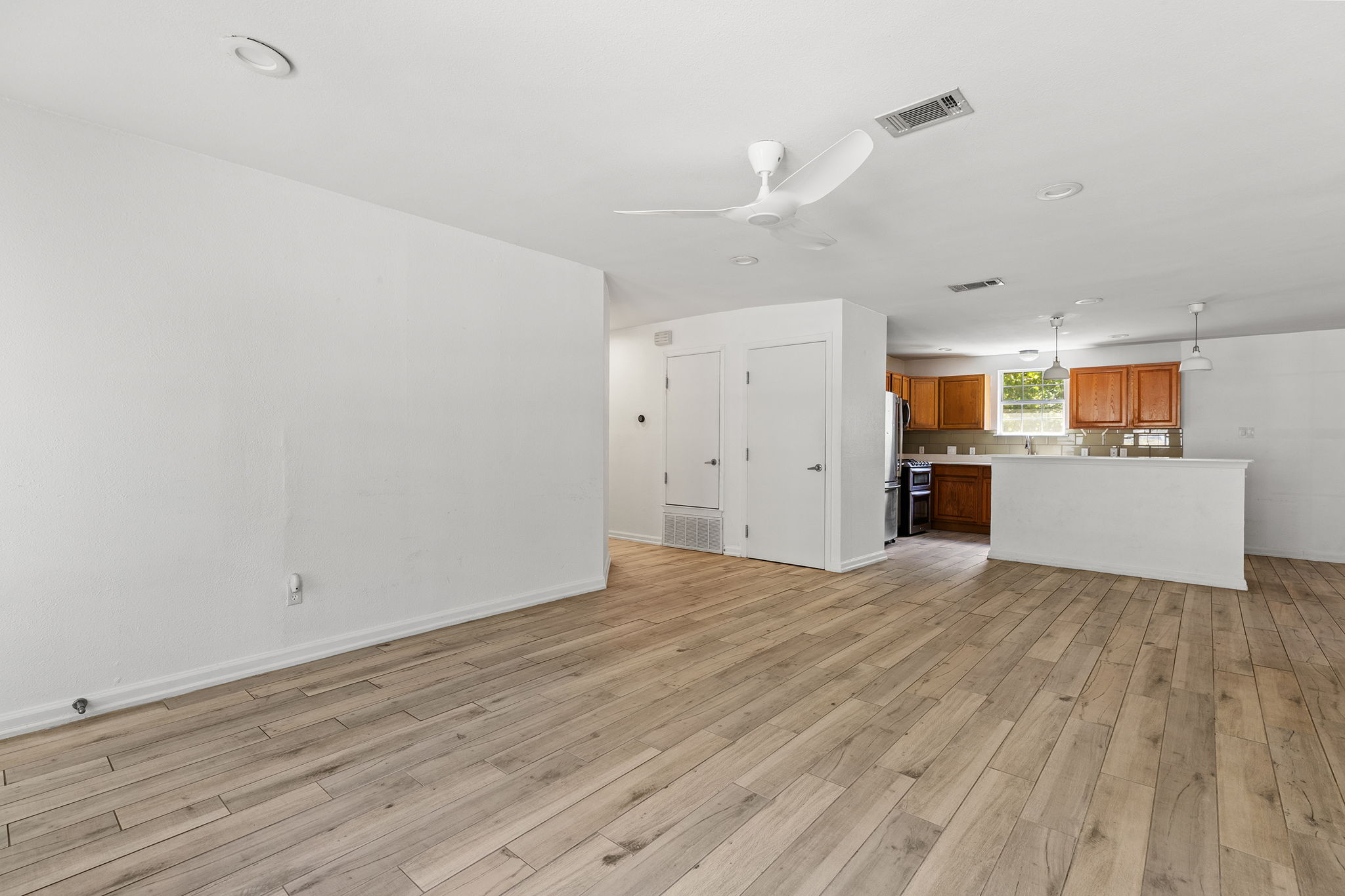 5307 Ledesma Road Austin, TX 78721 - Photo 5 of 36