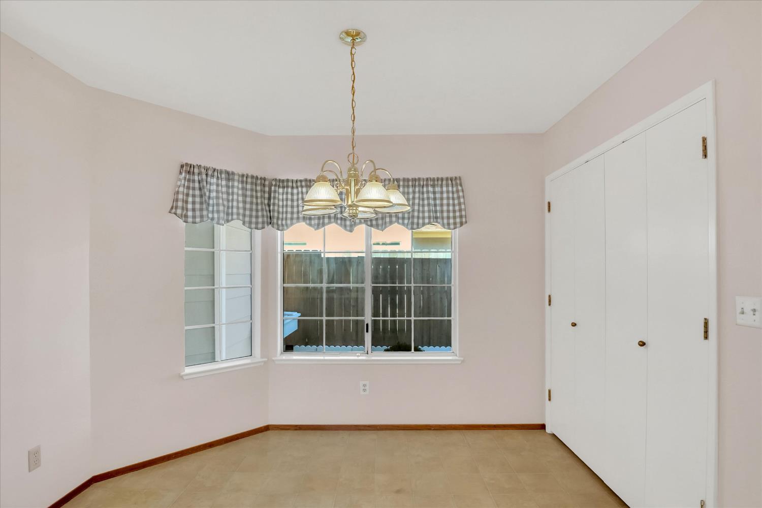 9478 Dunkerrin Way Elk Grove, CA 95758 - Photo 12 of 26