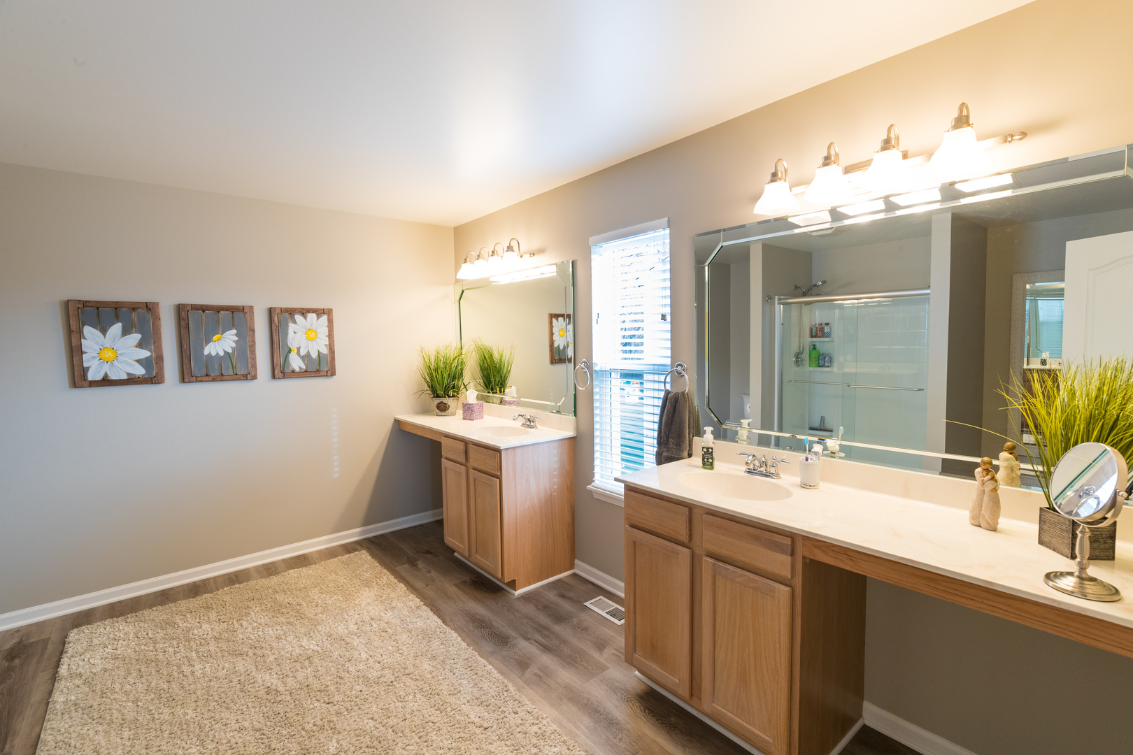 701 Hawthorn Lane Antioch, IL 60002 - Photo 13 of 24