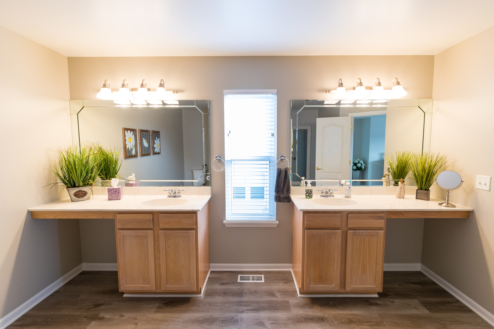 701 Hawthorn Lane Antioch, IL 60002 - Photo 14 of 24