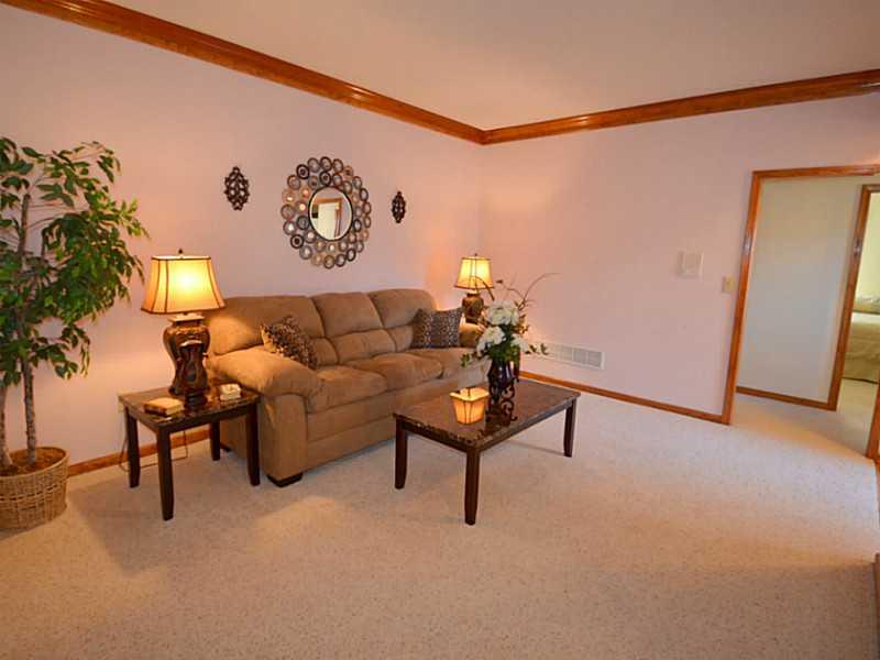 8119 Mathews Road Indianapolis, IN 46259 - Photo 3 of 24 Gallery Image 3