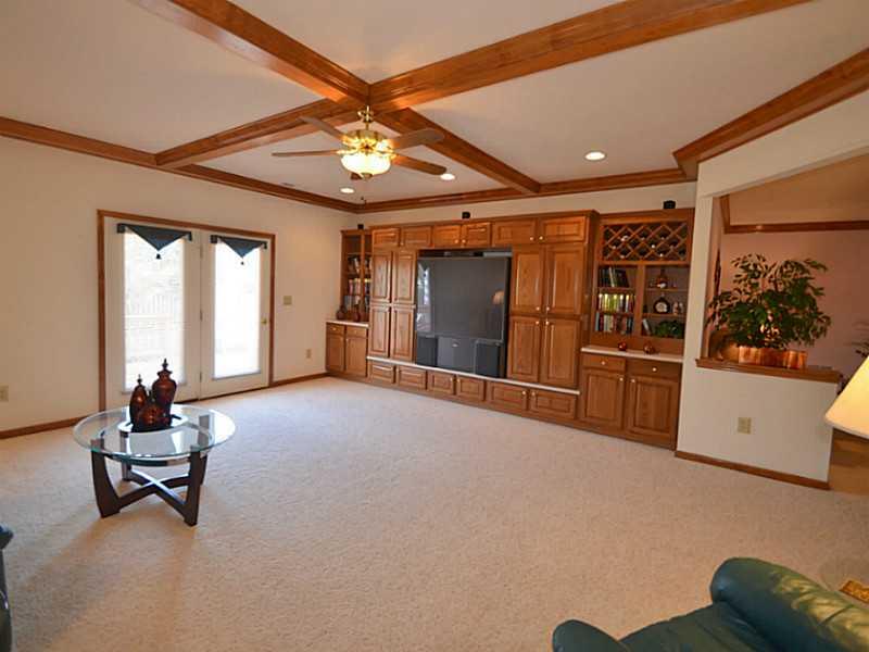 8119 Mathews Road Indianapolis, IN 46259 - Photo 6 of 24 Gallery Image 6