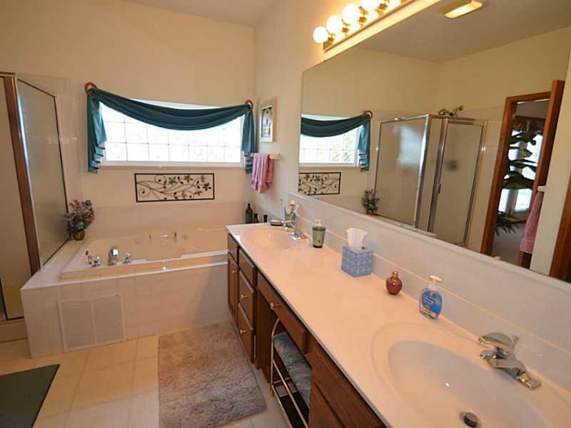 8119 Mathews Road Indianapolis, IN 46259 - Photo 8 of 24 Gallery Image 8