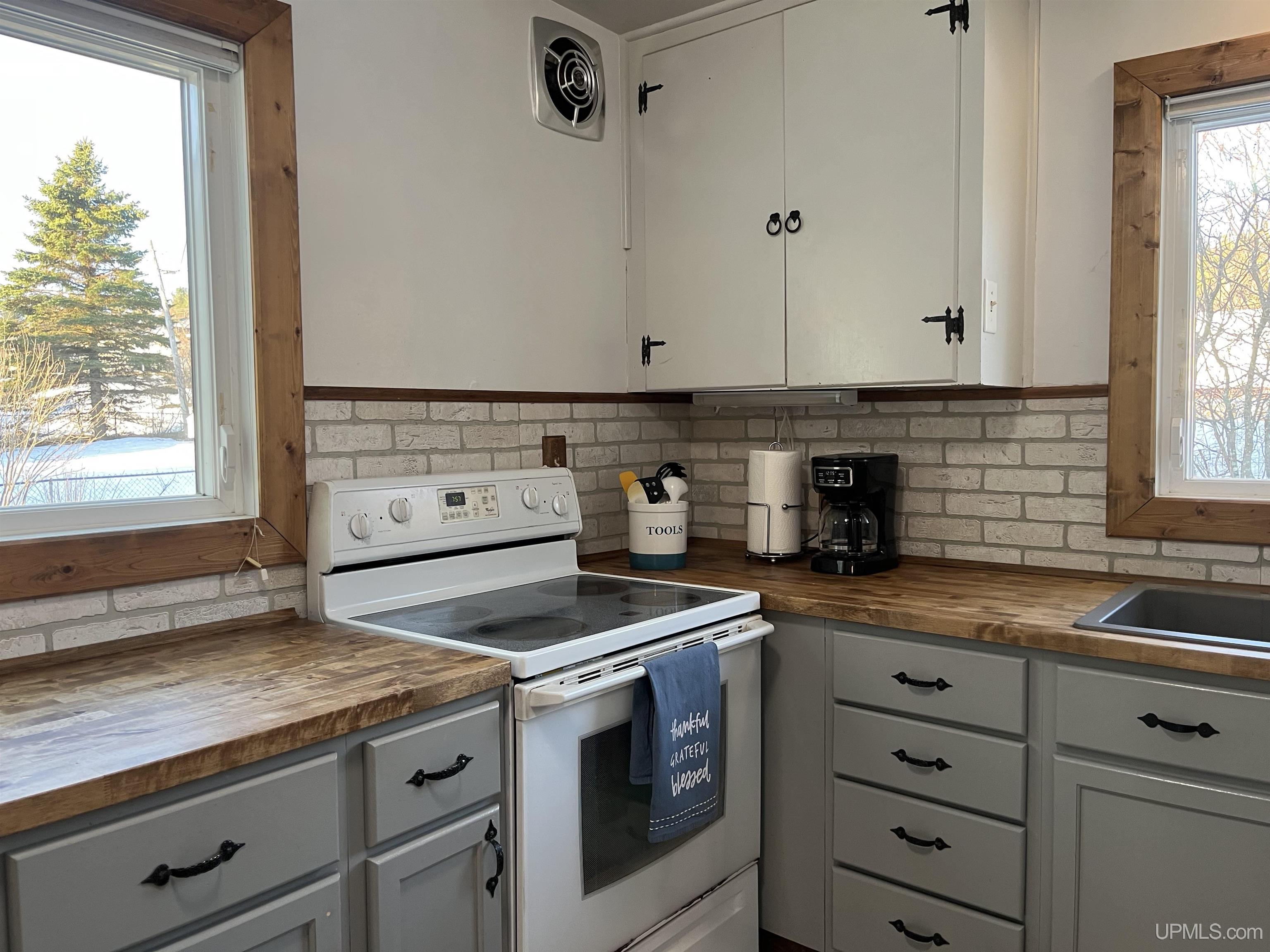 100 Marble Street Ishpeming, MI 49849 - Photo 6 of 44