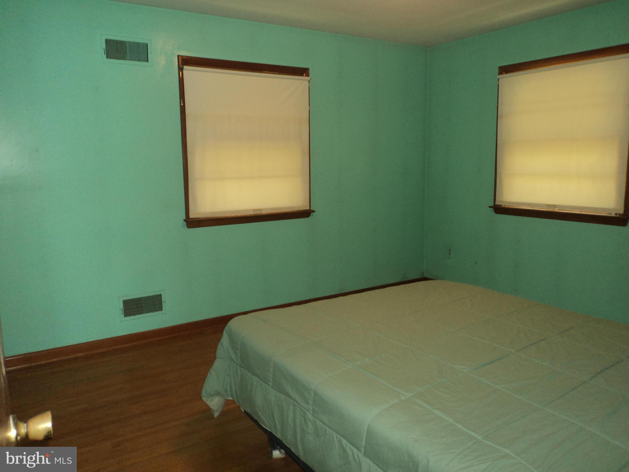 215 Carvel Road Pasadena, MD 21122 - Photo 11 of 13 Bedroom (Master)