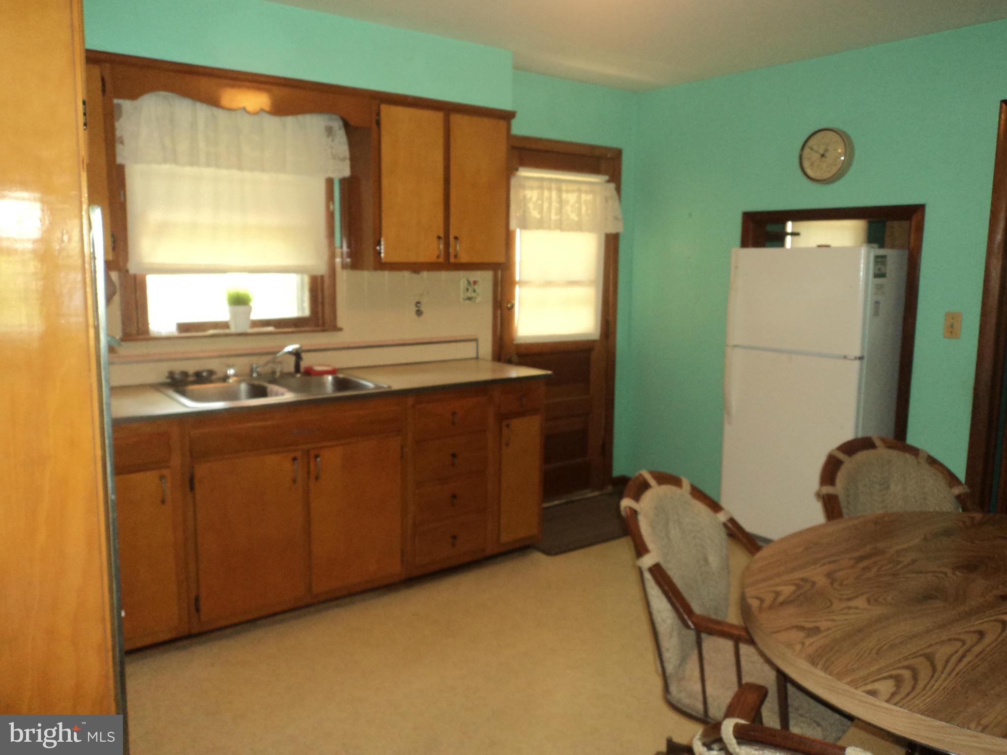 215 Carvel Road Pasadena, MD 21122 - Photo 5 of 13 Kitchen