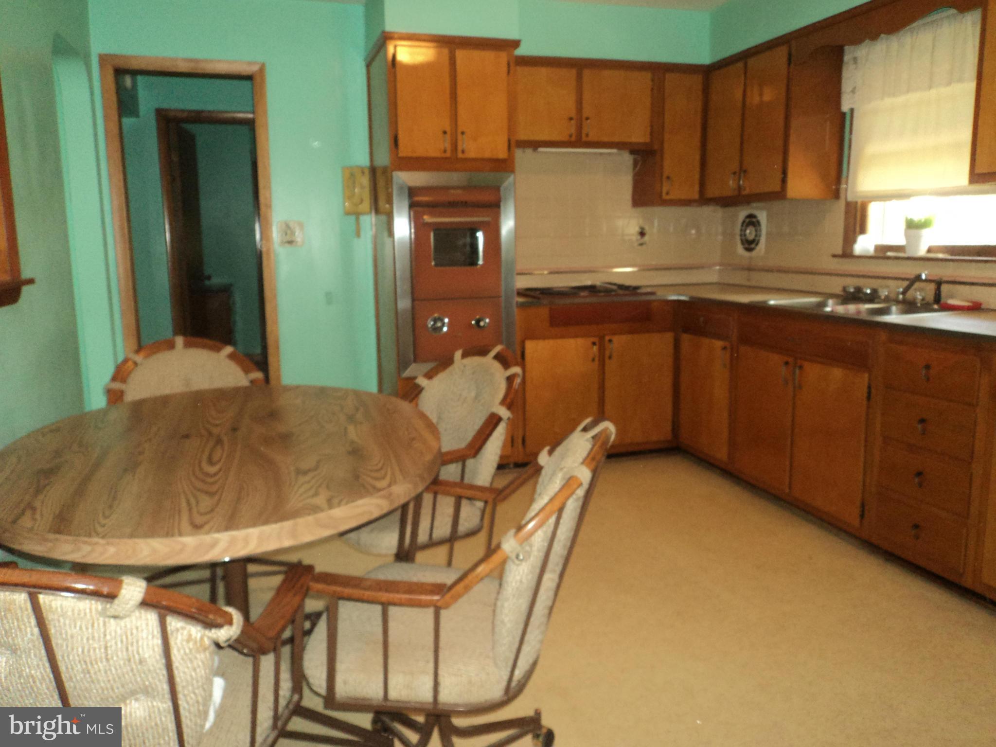 215 Carvel Road Pasadena, MD 21122 - Photo 6 of 13 Kitchen