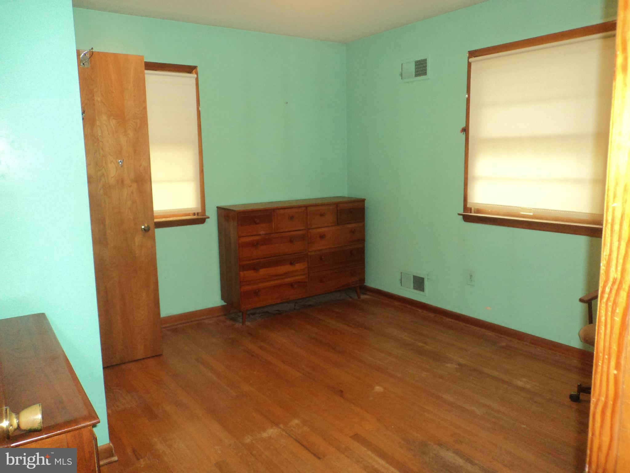 215 Carvel Road Pasadena, MD 21122 - Photo 9 of 13 Bedroom