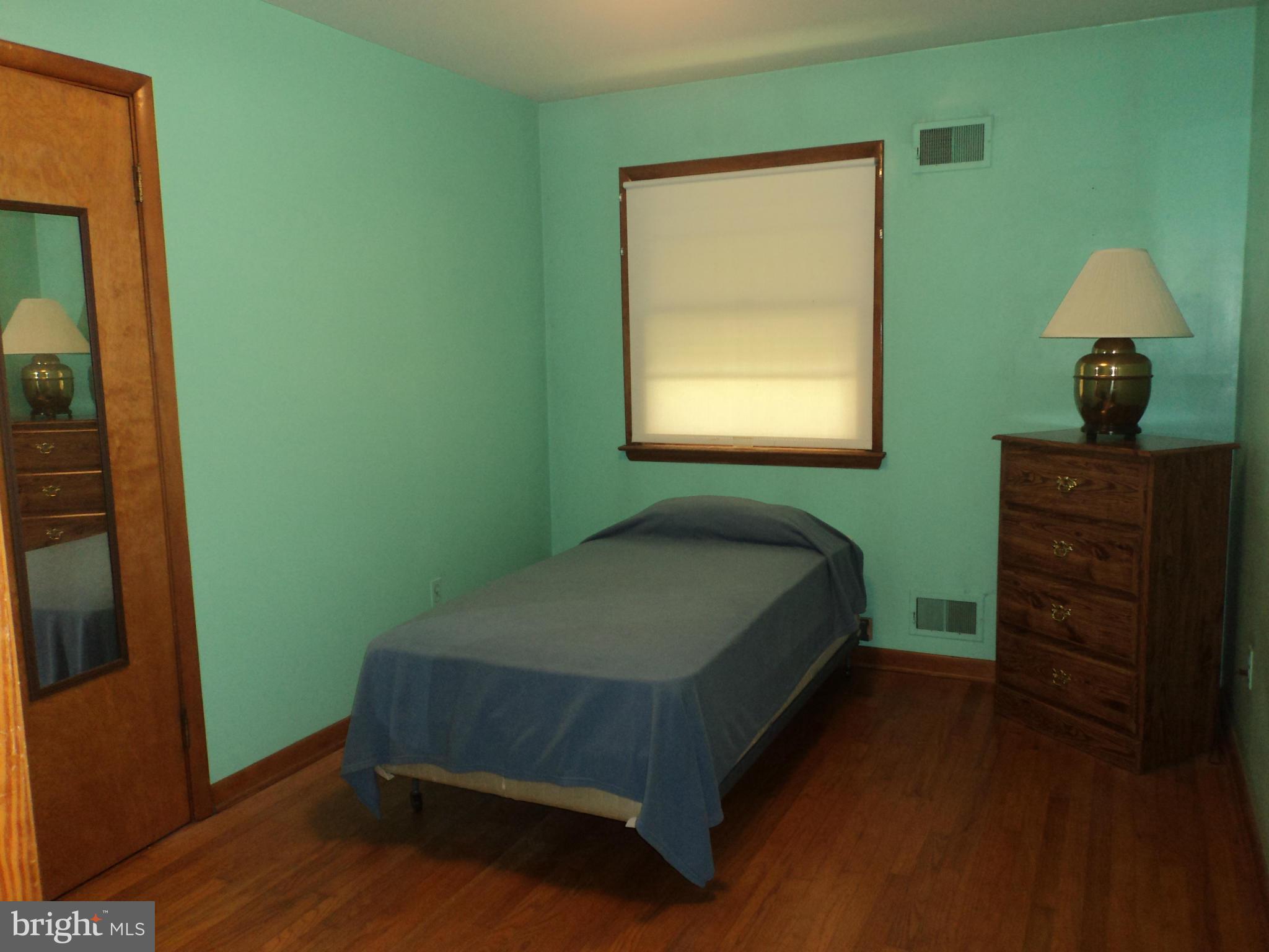 215 Carvel Road Pasadena, MD 21122 - Photo 10 of 13 Bedroom
