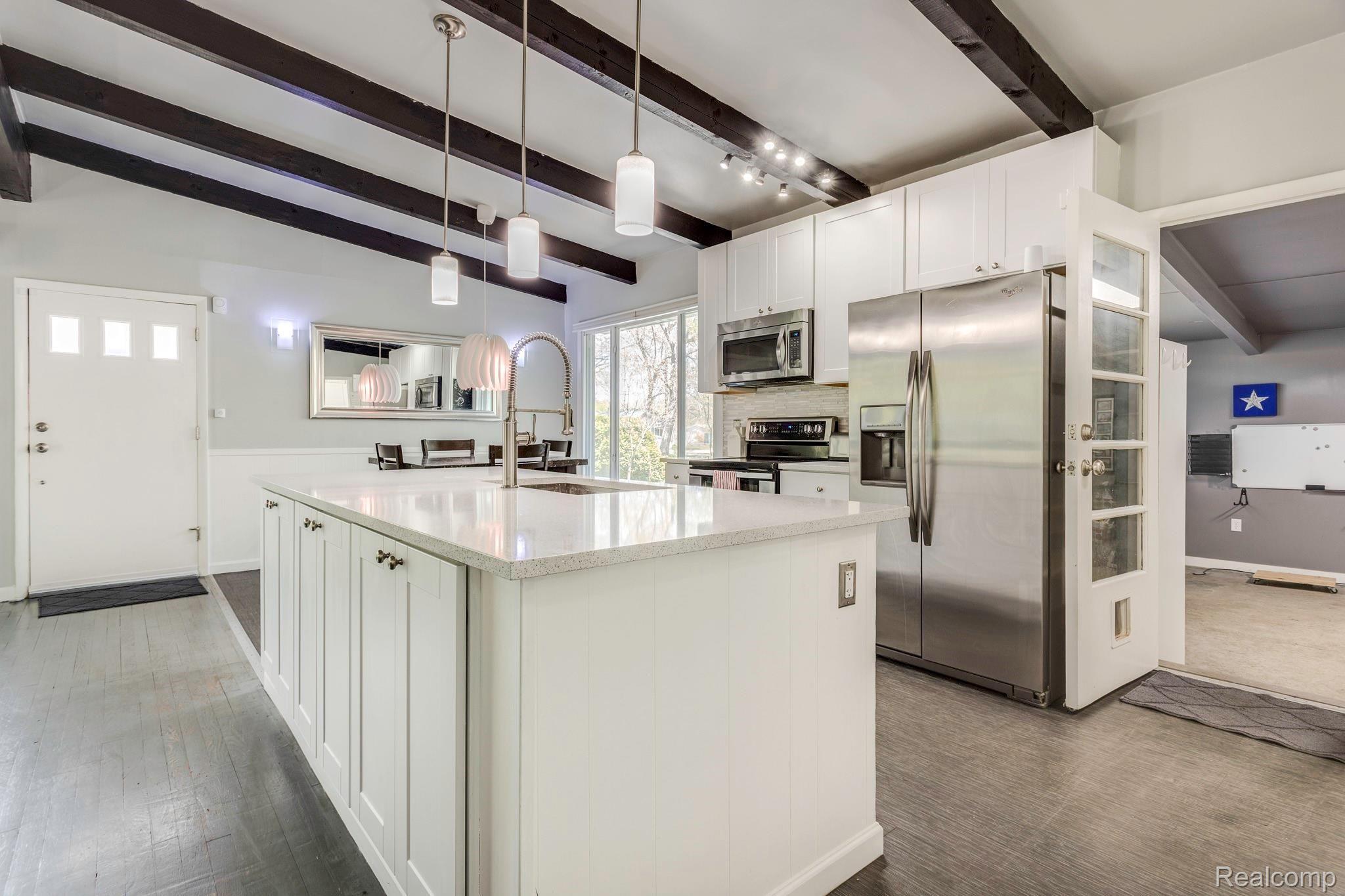 2705 Grace Rd (14 of 30).jpg