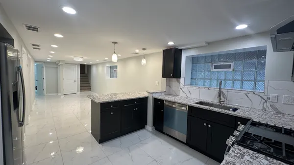 $2,100 | 5405 North Campbell Avenue, Unit G, Chicago, IL 60625