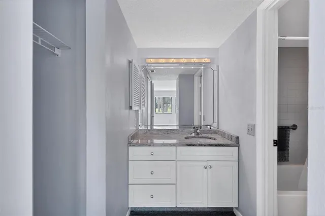 $1,950 | 4580 Longwater Chase, Unit 61, Sarasota, FL 34235