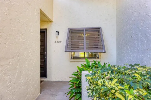 $1,950 | 4580 Longwater Chase, Unit 61, Sarasota, FL 34235