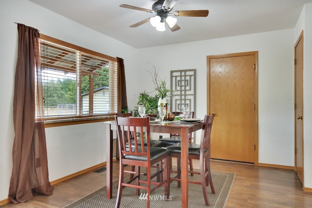 18411 Paulson Street Southwest Rochester, WA 98579 - Photo 11 of 23